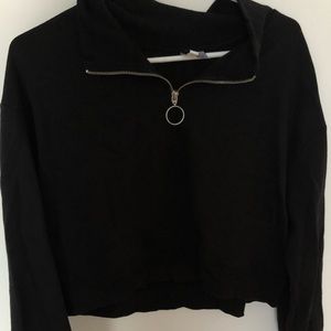 H&M divided crop sweater